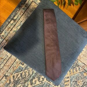 Salvatore Ferragamo 100% silk tie made in Italy